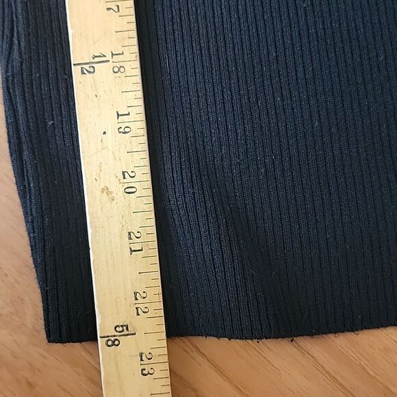 AGB sweater Size L - Picture 10 of 10